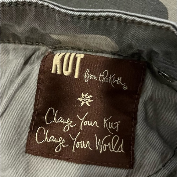 Woman’s Kut From the Kloth pant size 6 - Picture 3 of 6